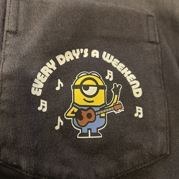 UT for Uniqlo Despicable Me Short Sleeve Crop T-Shirt  l SIZE M - Picture 5 of 7